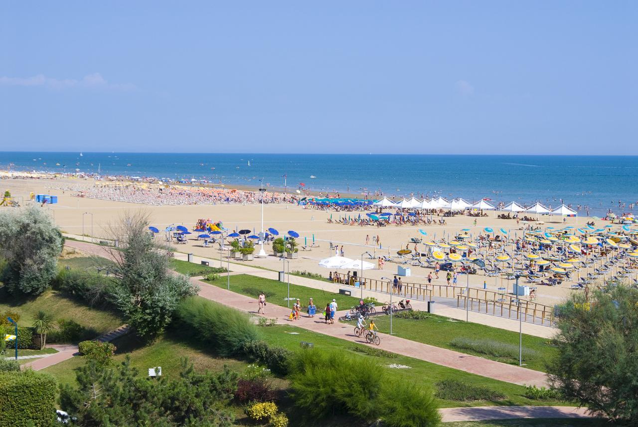 Fiori Villa Bibione Bagian luar foto