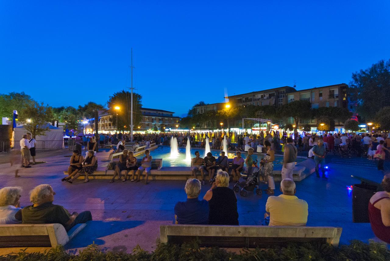 Fiori Villa Bibione Bagian luar foto